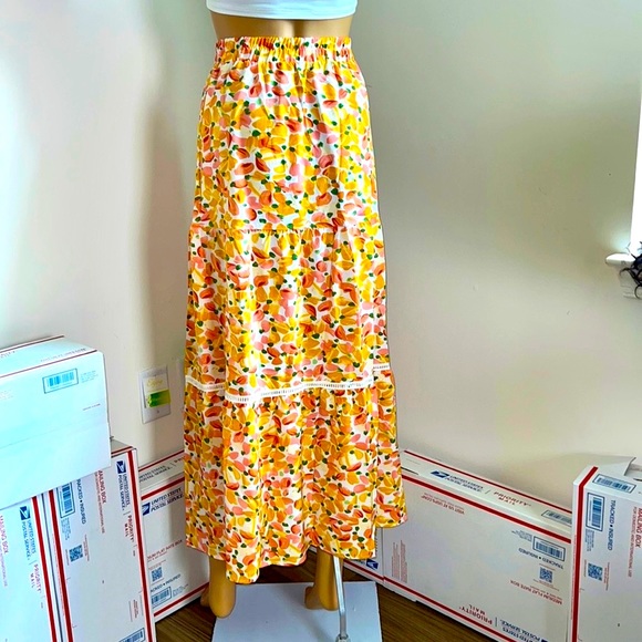 Simplee plus Maxi skirt - Picture 4 of 11